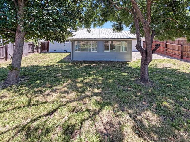 7827 Glen Tree Dr, Citrus Heights, CA 95610
