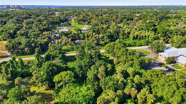 320 Mariana AVE, North Fort Myers, FL 33903
