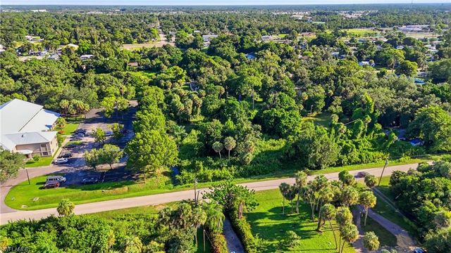 320 Mariana AVE, North Fort Myers, FL 33903