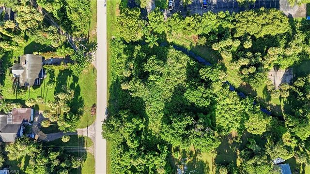 320 Mariana AVE, North Fort Myers, FL 33903