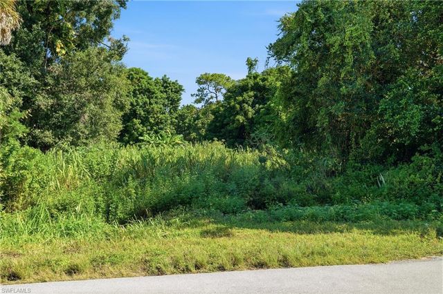 320 Mariana AVE, North Fort Myers, FL 33903