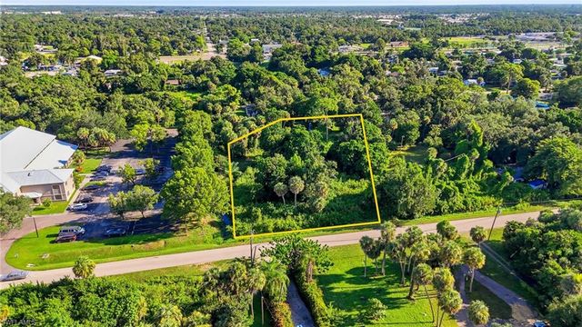 320 Mariana AVE, North Fort Myers, FL 33903