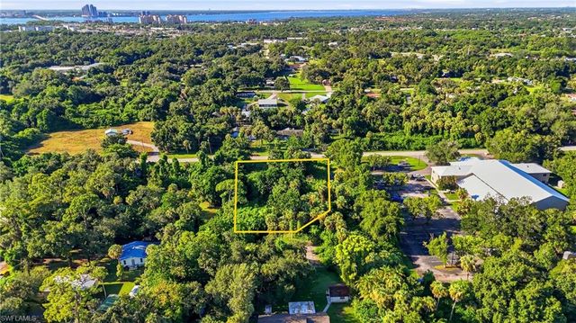 320 Mariana AVE, North Fort Myers, FL 33903