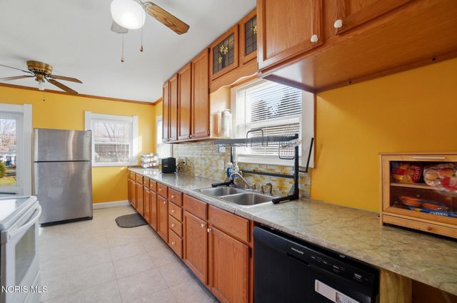 5704 Harvest Lane, Toledo, OH 43623