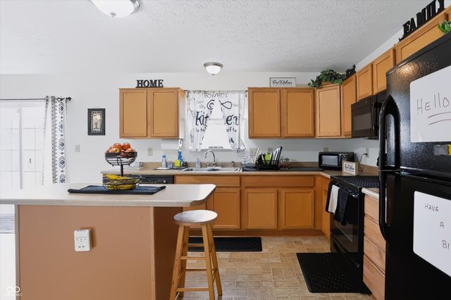 8446 Templederry Drive, Brownsburg, IN 46112