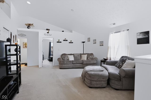 8446 Templederry Drive, Brownsburg, IN 46112