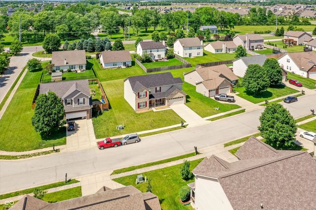 8446 Templederry Drive, Brownsburg, IN 46112