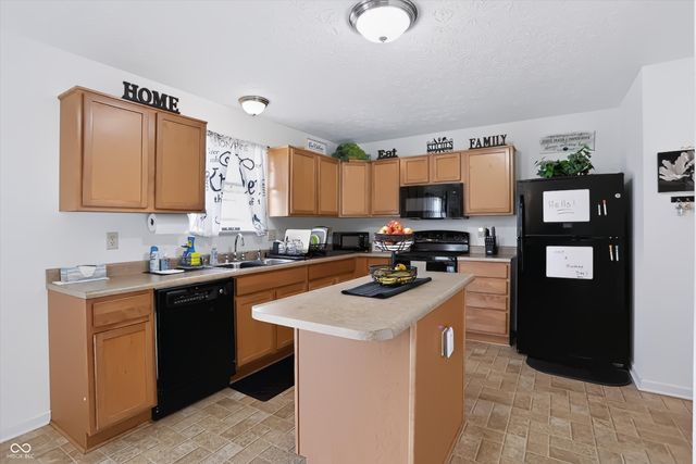8446 Templederry Drive, Brownsburg, IN 46112
