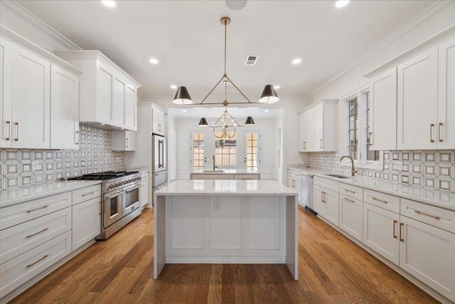 5037 HENRY HEIGHTS DR, Memphis, TN 38117