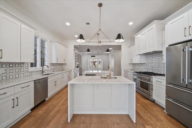 5037 HENRY HEIGHTS DR, Memphis, TN 38117