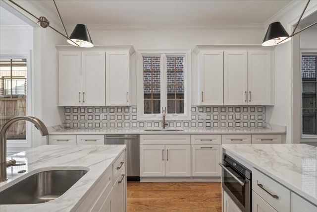 5037 HENRY HEIGHTS DR, Memphis, TN 38117