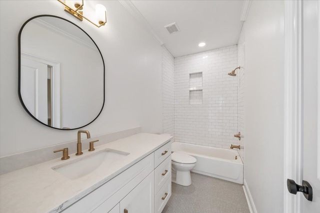 5037 HENRY HEIGHTS DR, Memphis, TN 38117