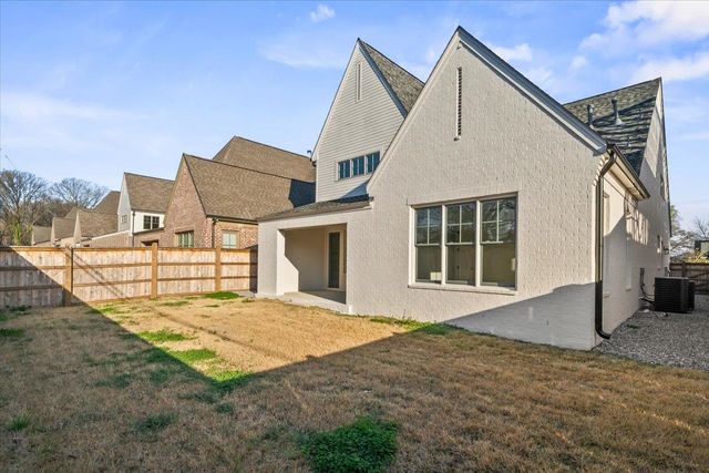 5037 HENRY HEIGHTS DR, Memphis, TN 38117