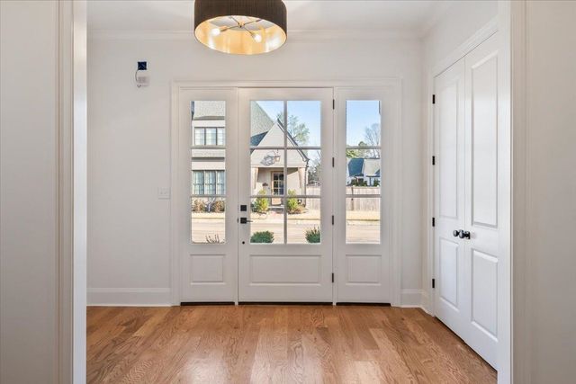 5037 HENRY HEIGHTS DR, Memphis, TN 38117