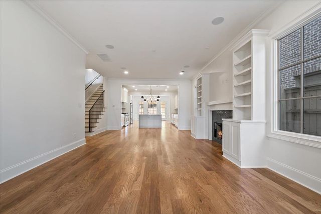 5037 HENRY HEIGHTS DR, Memphis, TN 38117