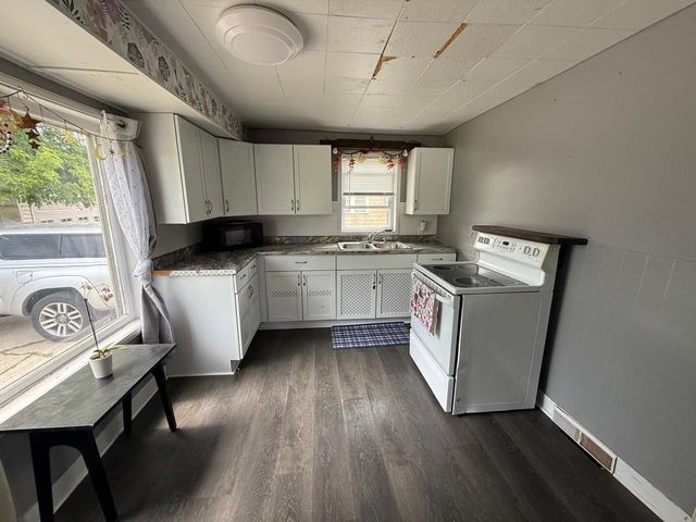 1541 DIVISION AVENUE, Sheboygan, WI 53083