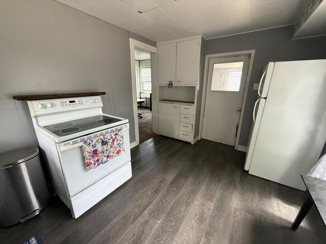 1541 DIVISION AVENUE, Sheboygan, WI 53083