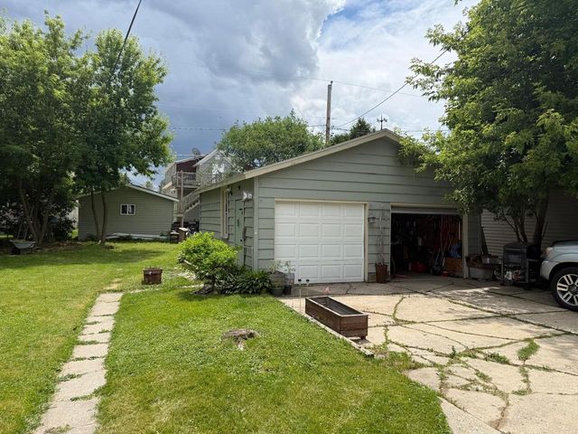 1541 DIVISION AVENUE, Sheboygan, WI 53083
