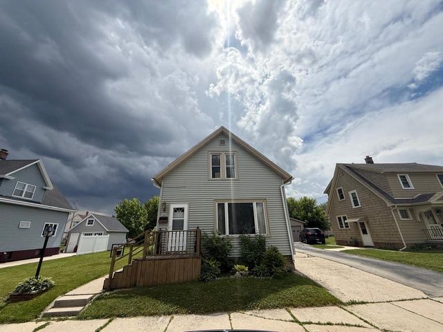 1541 DIVISION AVENUE, Sheboygan, WI 53083