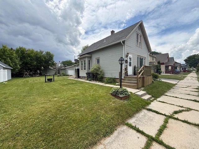 1541 DIVISION AVENUE, Sheboygan, WI 53083