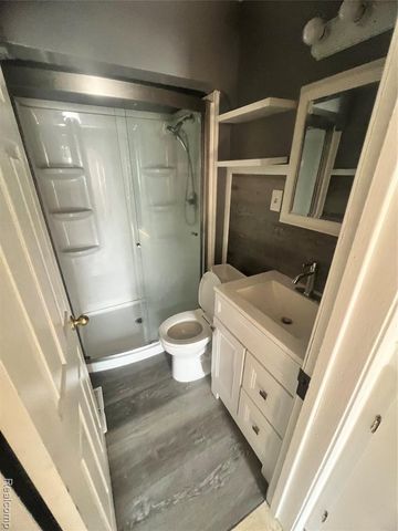 21905 Ridgeway Street, Saint Clair Shores, MI 48080