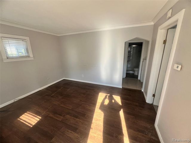 21905 Ridgeway Street, Saint Clair Shores, MI 48080