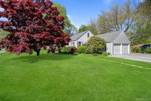 403 Hillside Avenue, West Sayville, NY 11796