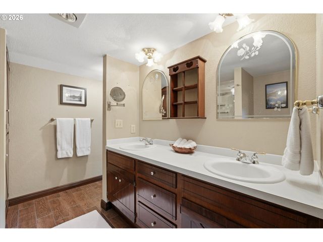 50136 Se WEBER Rd, Sandy, OR 97055