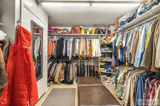 7965 s 3rd E, Idaho Falls, ID 83404