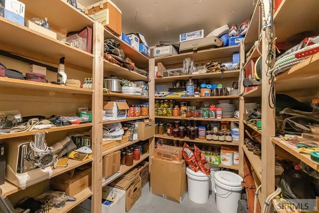 7965 s 3rd E, Idaho Falls, ID 83404