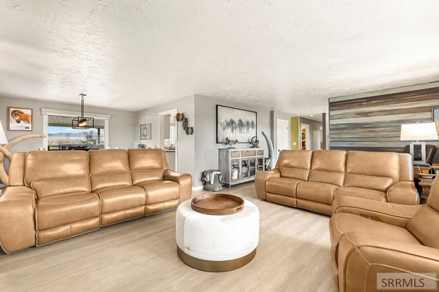 7965 s 3rd E, Idaho Falls, ID 83404