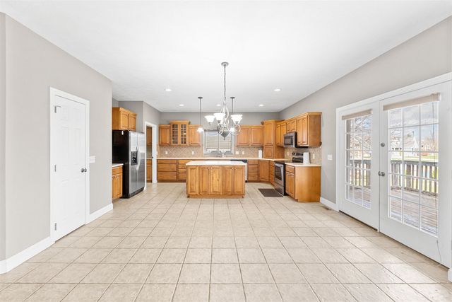 2247 River Trail Rd, Salina, KS 67401