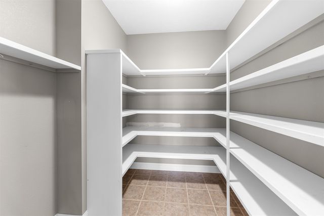 2247 River Trail Rd, Salina, KS 67401