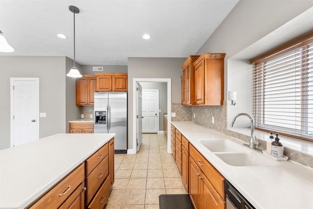 2247 River Trail Rd, Salina, KS 67401