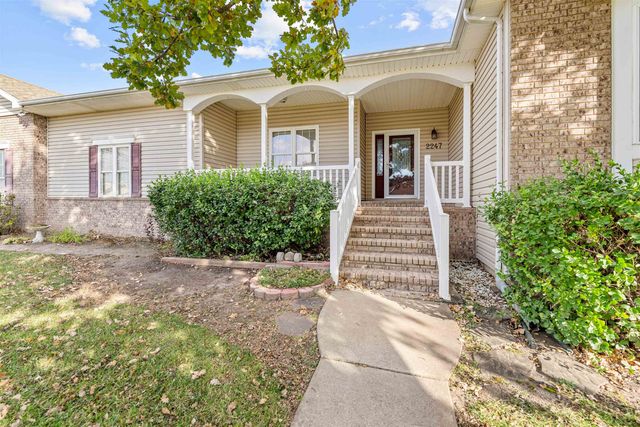 2247 River Trail Rd, Salina, KS 67401
