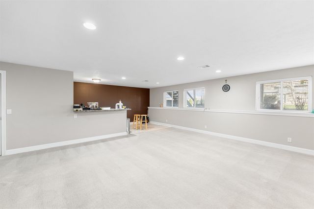 2247 River Trail Rd, Salina, KS 67401