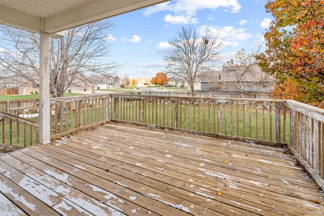 2247 River Trail Rd, Salina, KS 67401