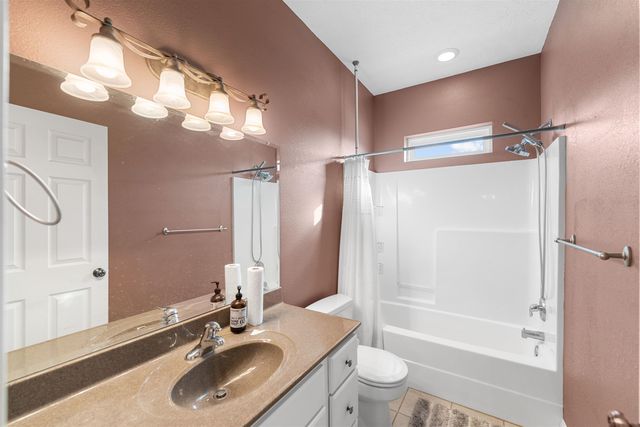 2247 River Trail Rd, Salina, KS 67401