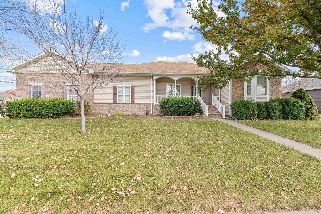 2247 River Trail Rd, Salina, KS 67401