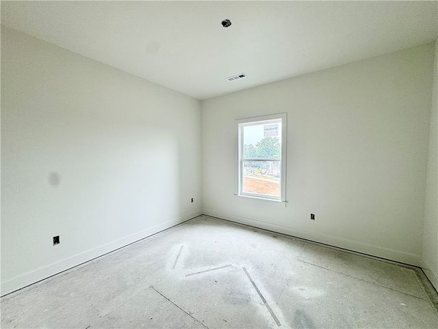 2637 E Livingston Lane, Fayetteville, AR 72703