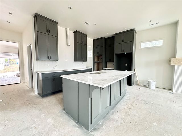 2637 E Livingston Lane, Fayetteville, AR 72703