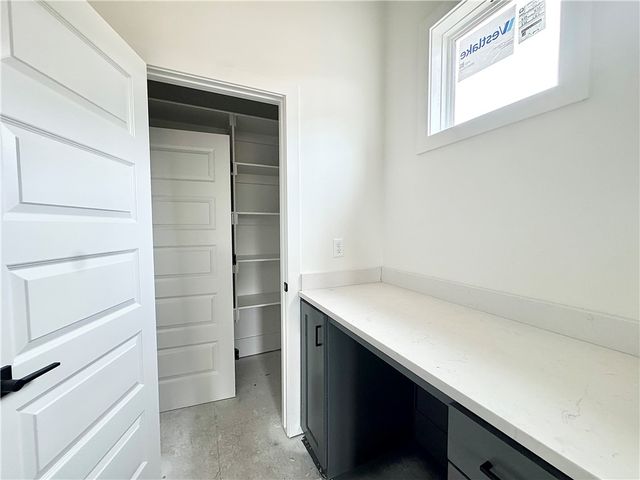 2637 E Livingston Lane, Fayetteville, AR 72703