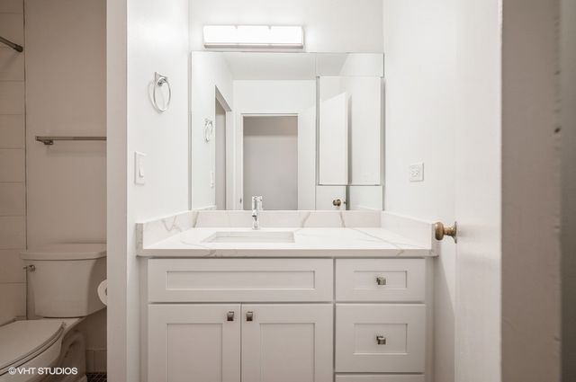1220 Park Avenue W 110, Highland Park, IL 60035