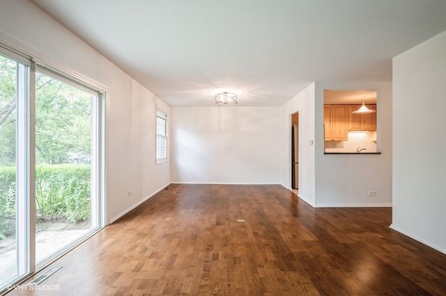 1220 Park Avenue W 110, Highland Park, IL 60035