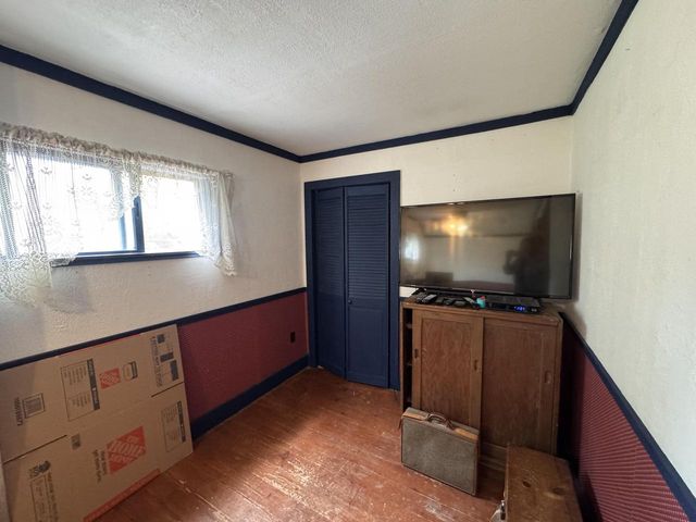 S77W25235 National AVENUE, Waukesha, WI 53189