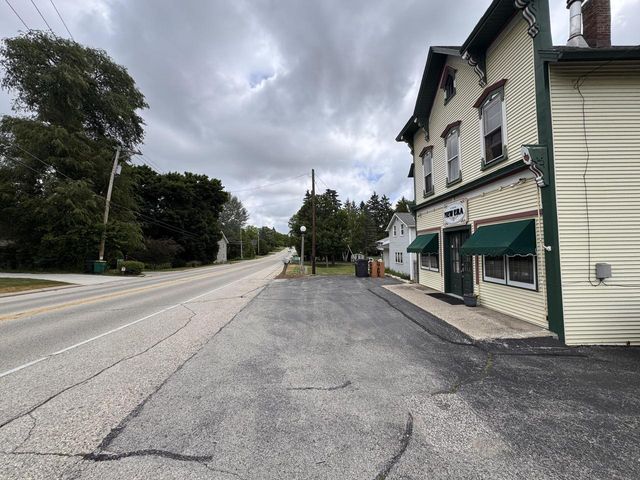 S77W25235 National AVENUE, Waukesha, WI 53189