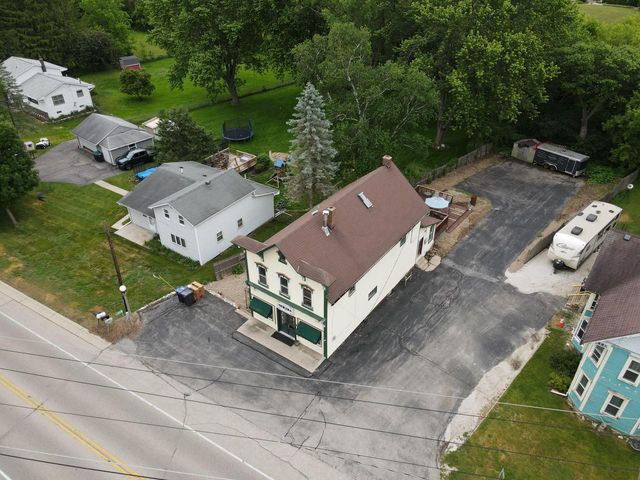 S77W25235 National AVENUE, Waukesha, WI 53189