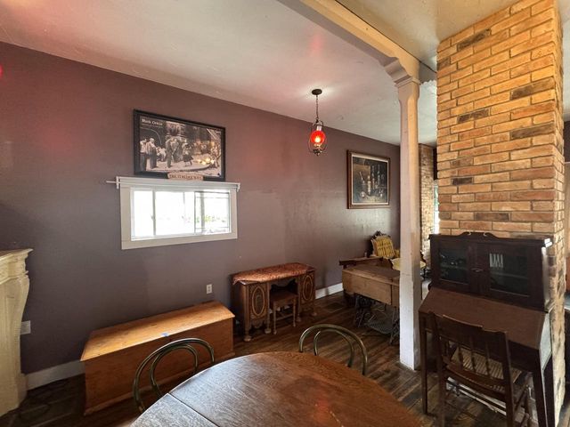 S77W25235 National AVENUE, Waukesha, WI 53189