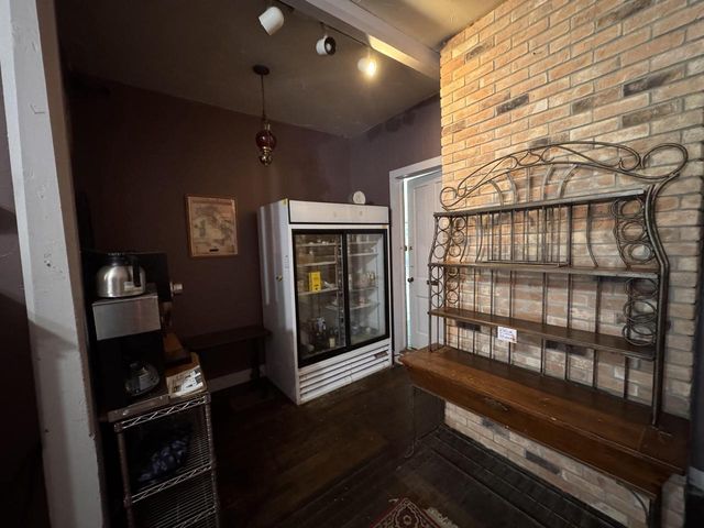 S77W25235 National AVENUE, Waukesha, WI 53189