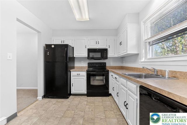 1930 Cricklewood, Upper Macungie Twp, PA 18051